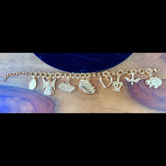 Christmas Story Gold Charm Bracelet - Picture 3 of 3
